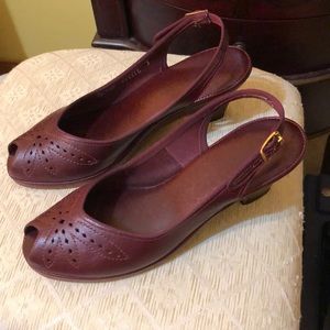 Ladies dress pumps/ heels